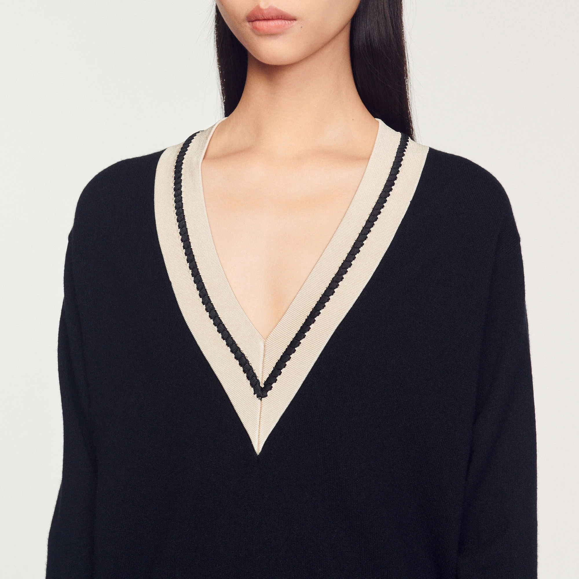 Promo ✨ Sandro Sweater With Contrasting V-neck Black ???? 3 Promo ✨ Sandro Sweater With Contrasting V-neck Black ???? - Image 3